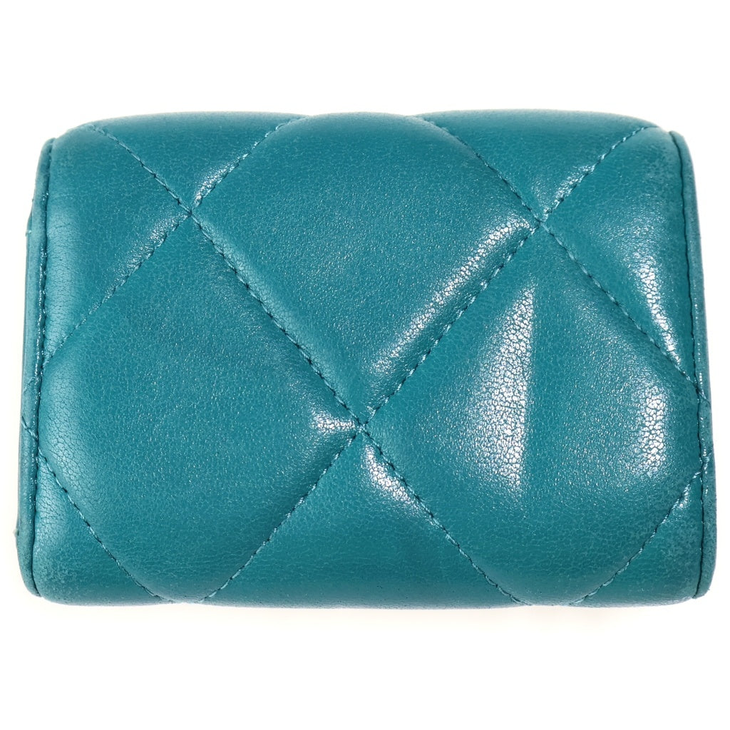 CHANEL(シャネル) シャネル19 スモールフラップウォレット 3つ折り財布 ラムスキン グリーン レディース