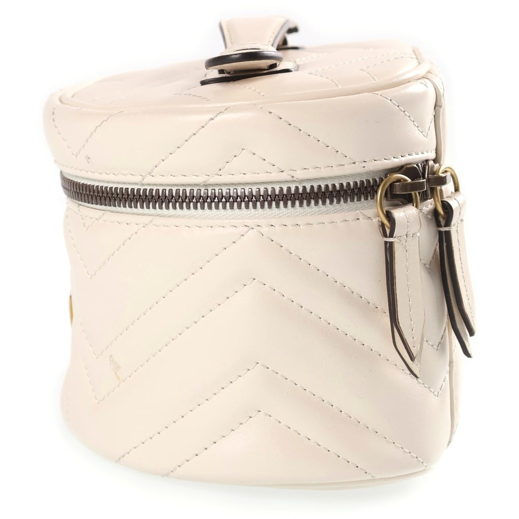 GUCCI(グッチ) GGマーモント バニティバッグ ポーチ ケース ホワイト レザー 624615 ゴールド金具 レディース