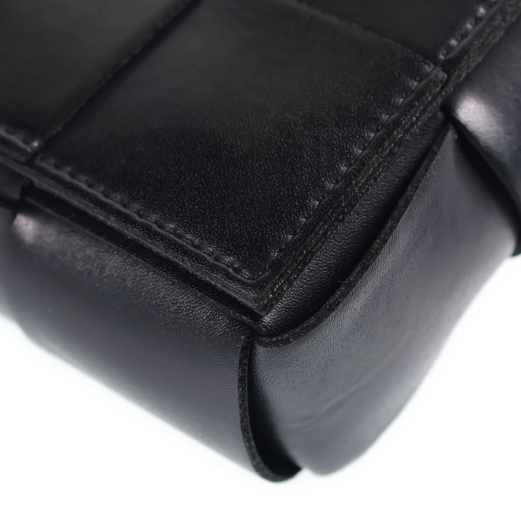 BOTTEGA VENETA(ボッテガヴェネタ) カセット ウエストバッグ ショルダーバッグ ブラック レザー レディース