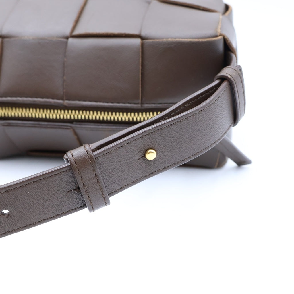 BOTTEGA VENETA(ボッテガヴェネタ) マキシイントレチャート スモール ブリック カセット ハンドバッグ ワンショルダーバッグ ブラウン レザー 729166 VMAY1 2560 レディース