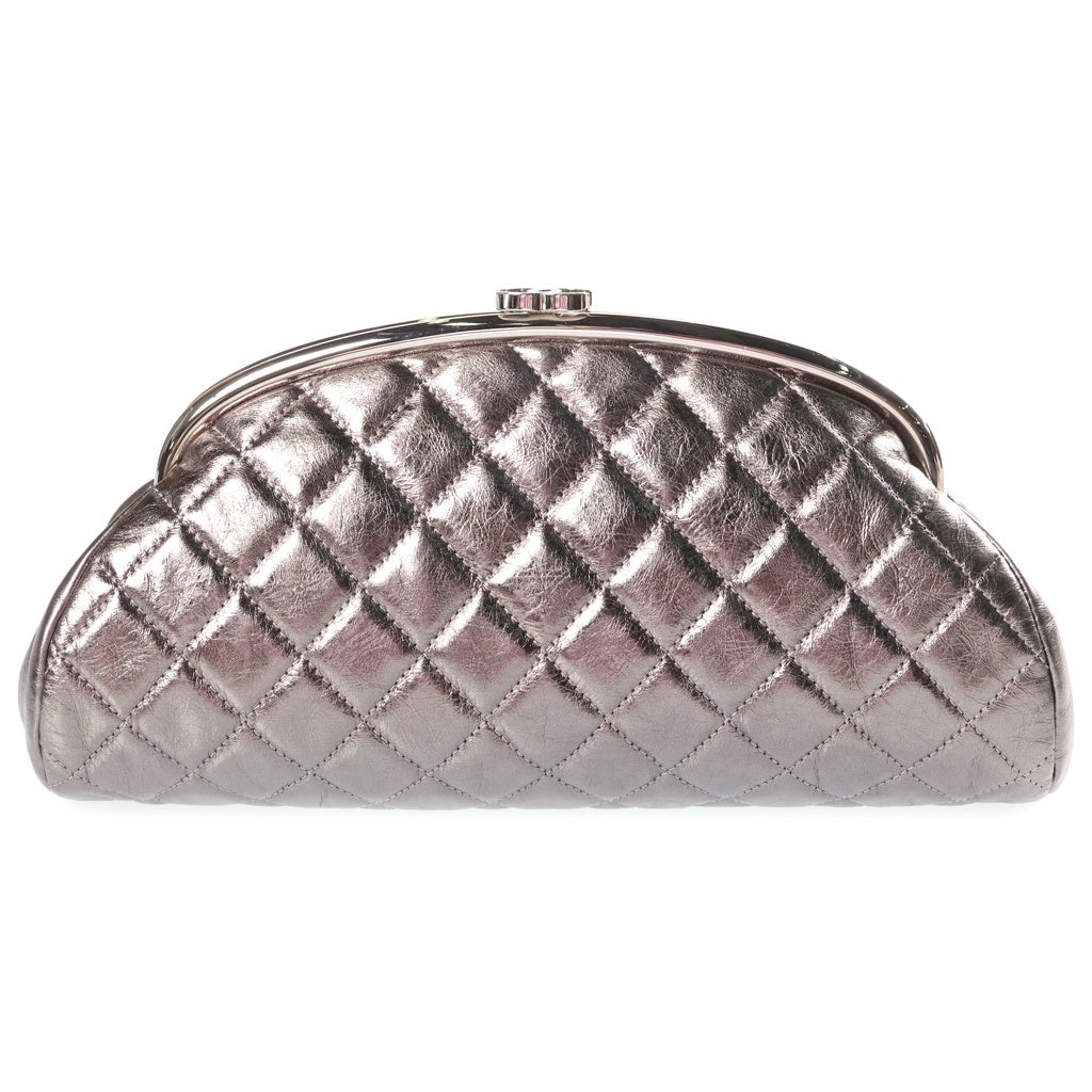CHANEL(シャネル) マトラッセ ラムスキン メタリックレザー がま口 クラッチ セカンドバッグ シルバー金具 シルバー 12番台 レディース