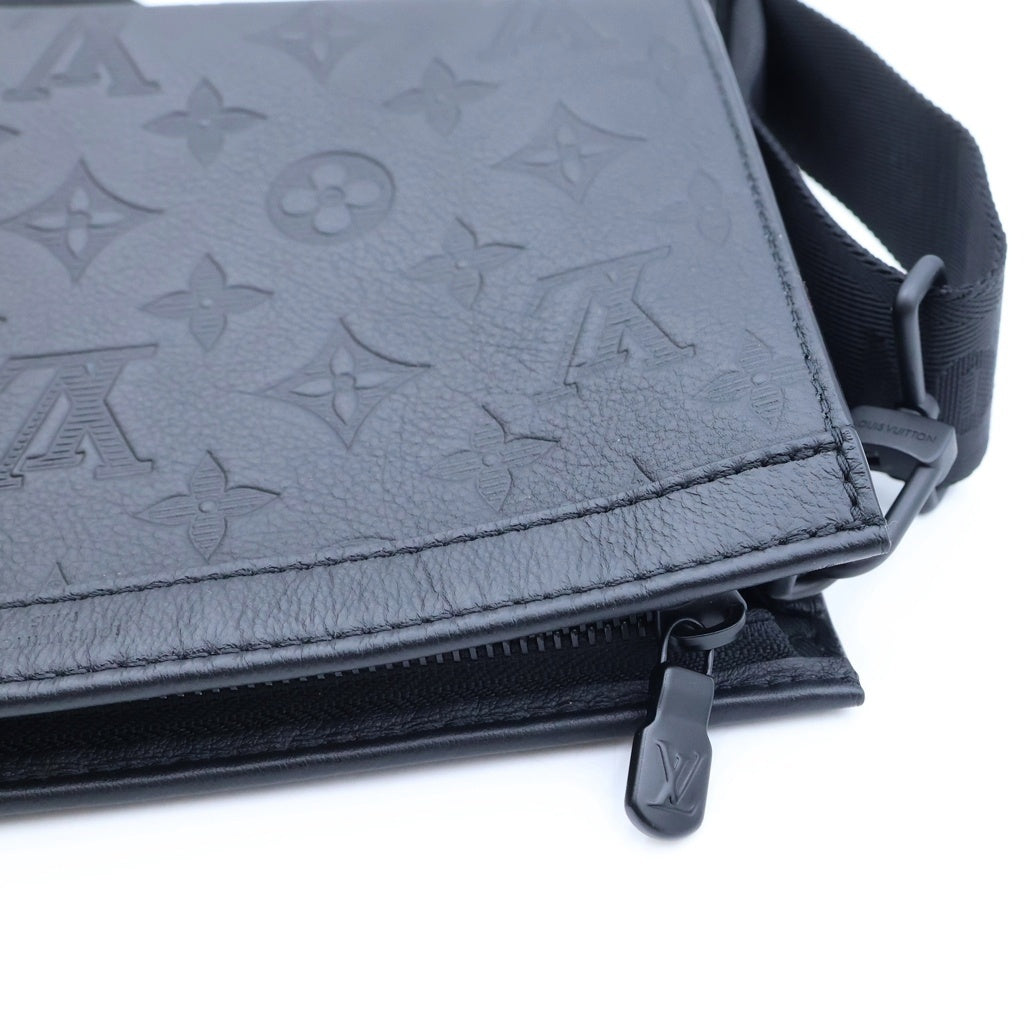 LOUIS VUITTON(ルイヴィトン) モノグラム・シャドウ ガストン・ウェアラブル ウォレット ショルダーバッグ ブラック レザー M81115 ブラック金具 レディース