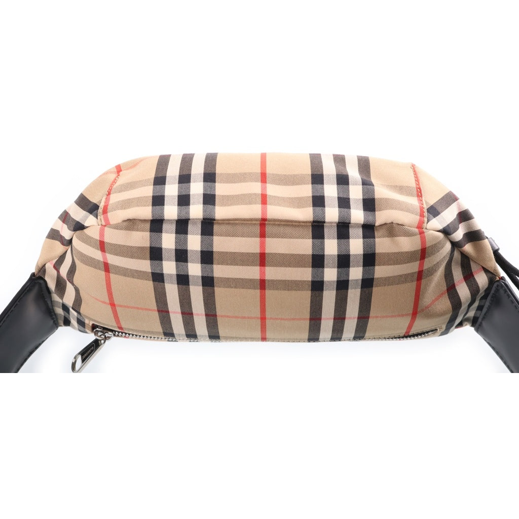 BURBERRY(バーバリー) ノバチェック ボディウエストバッグ ブラウン ナイロン レディース