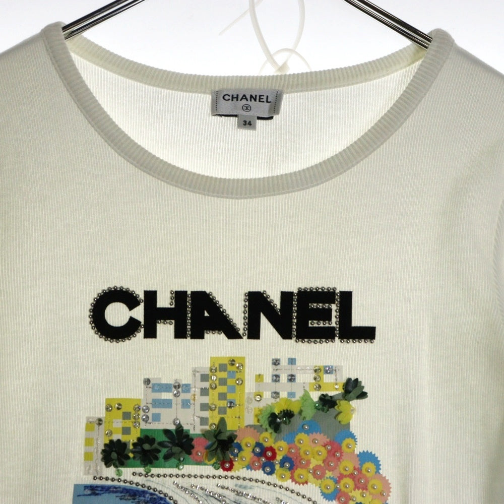 CHANEL(シャネル) ココマーク ロゴプレート フロッキープリント ラインストーン レーシングプリント 半袖 コットンニット トップス ホワイト レディース P74086V64275
