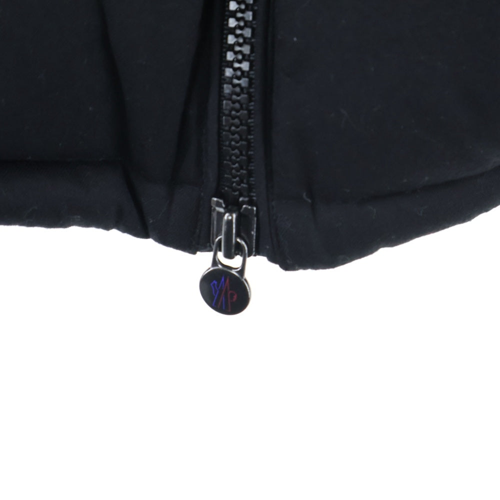 MONCLER(モンクレール) 23AW MONTGENEVRE モンジュネーブル ワッペンロゴ ウール フーデッド ジップアップ ダウンジャケット ブラック I20911A53700 54272