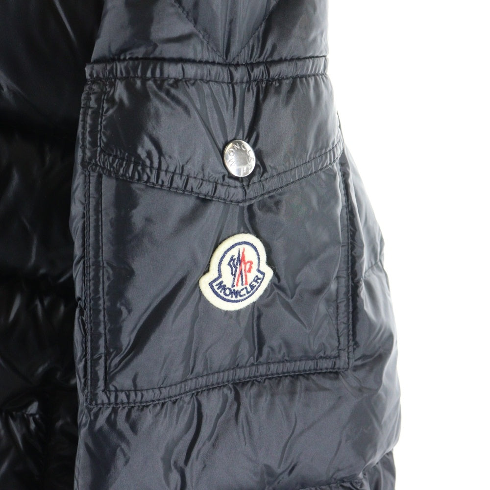MONCLER(モンクレール) 23AW PAVIN ペイビン エンボスロゴ ワッペン フーデッド ジップアップ ダウンジャケット ブラック I20911A00051 595ZZ