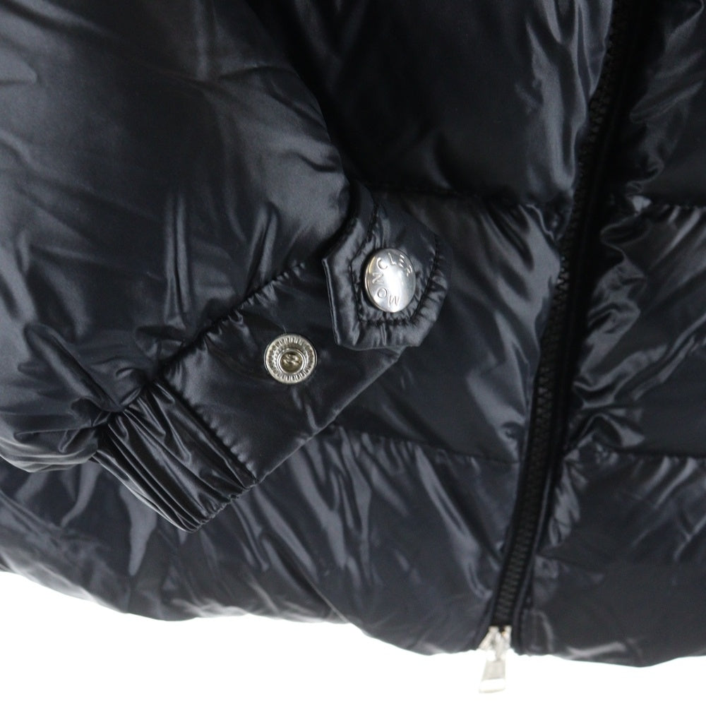 MONCLER(モンクレール) 23AW PAVIN ペイビン エンボスロゴ ワッペン フーデッド ジップアップ ダウンジャケット ブラック I20911A00051 595ZZ