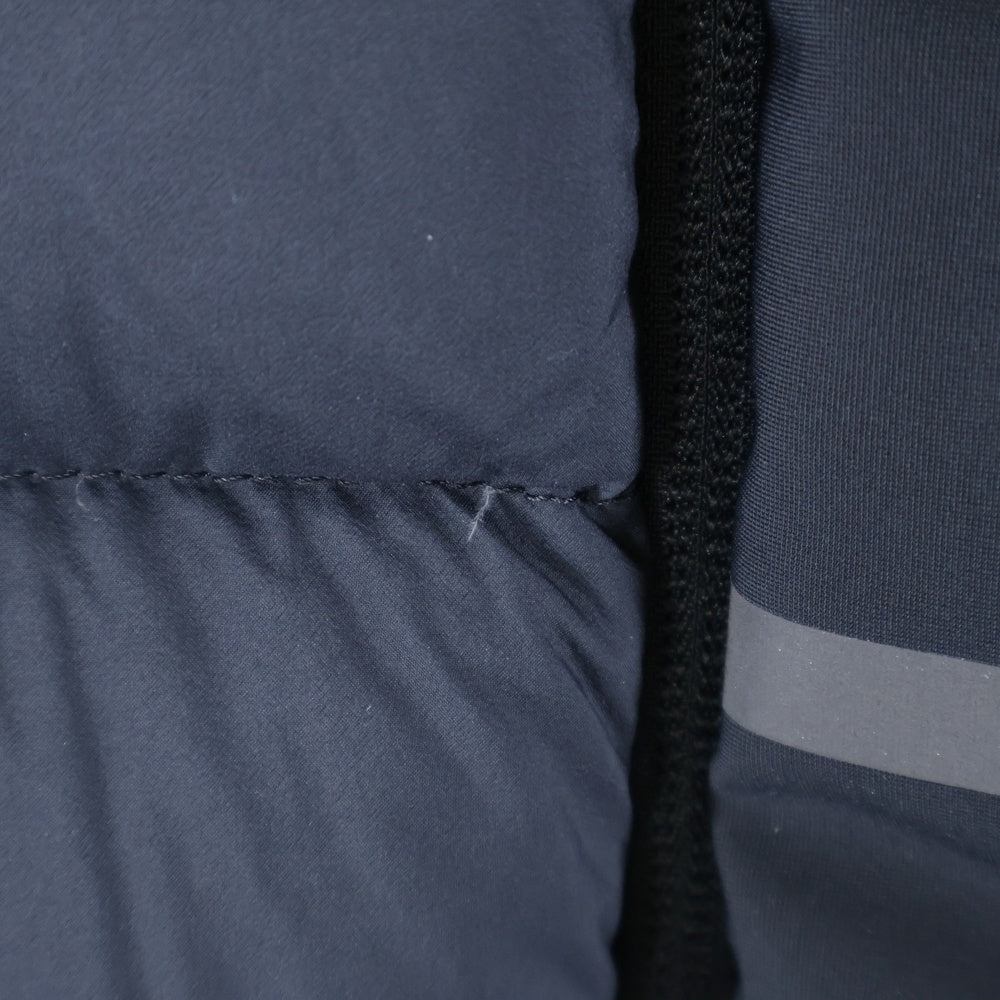 MONCLER(モンクレール) 23AW UME ウメ ロゴプリント フーデッド ジップアップ ダウンジャケット ブラック I20911A00034 596K7