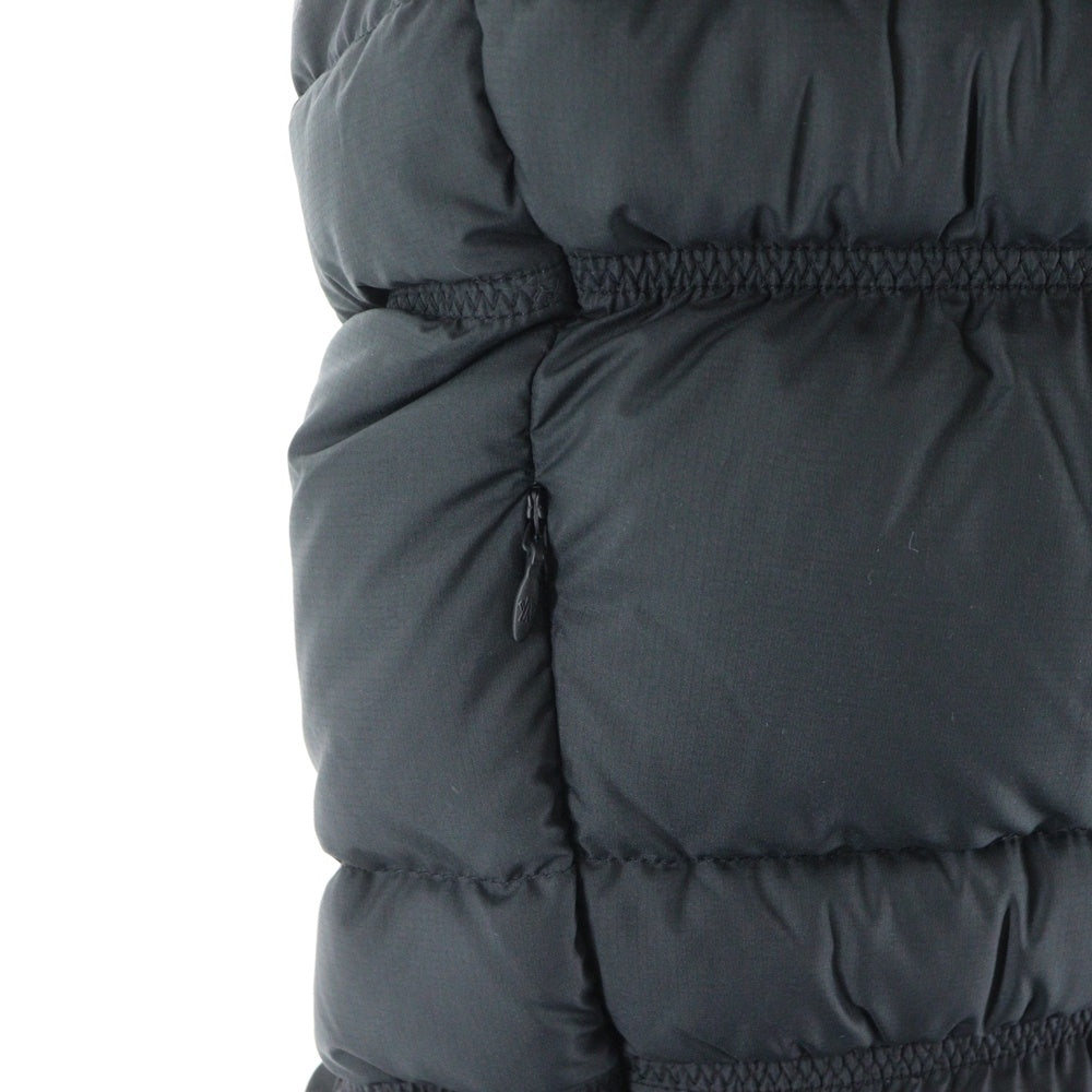 MONCLER(モンクレール) 23AW WESER ヴェーザ ラバーワッペン ロゴ プリント フーデッド ジップアップ ダウンベスト ジレ ブラック I20931A00025 596IU