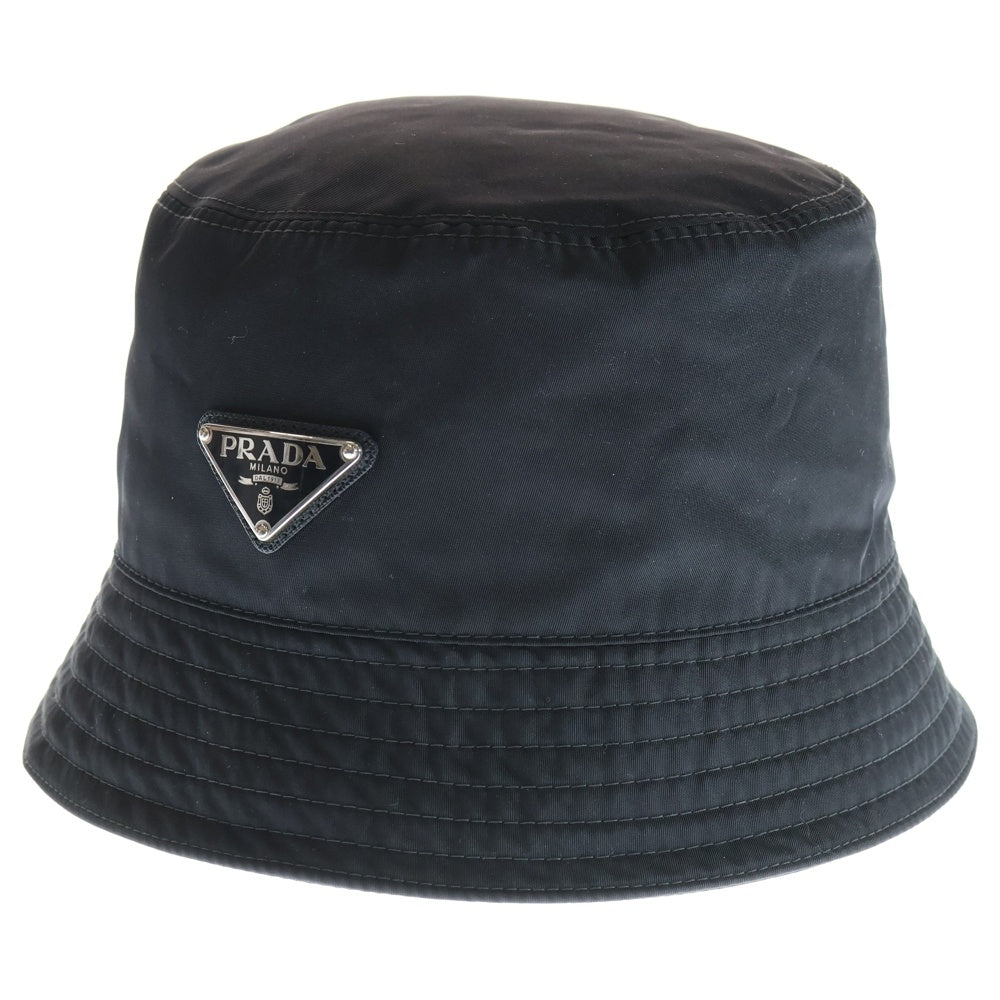 PRADA(プラダ) トライアングルロゴプレート付き リナイロンバケットハット ブラック 1HC137