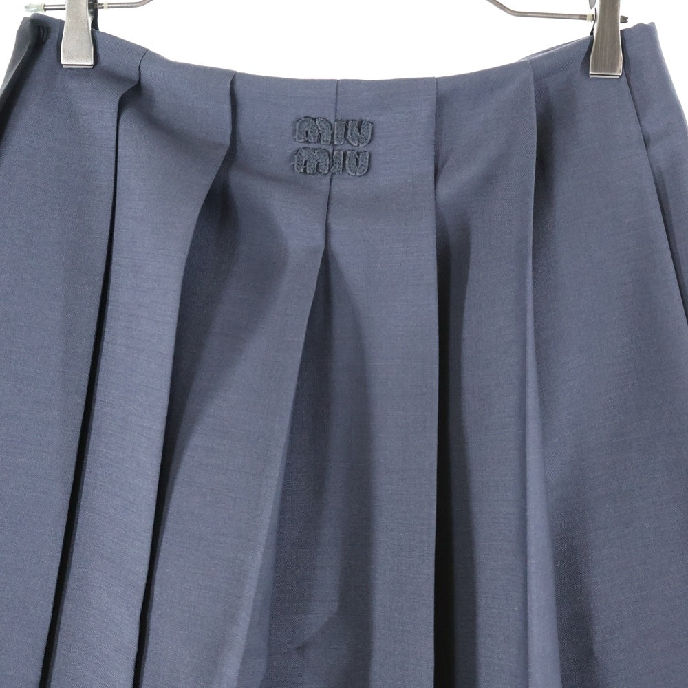 miumiu(ミュウミュウ) ワッペンロゴ バイカラー プリーツ ミディアム フレアスカート グレー/ブラック レディース