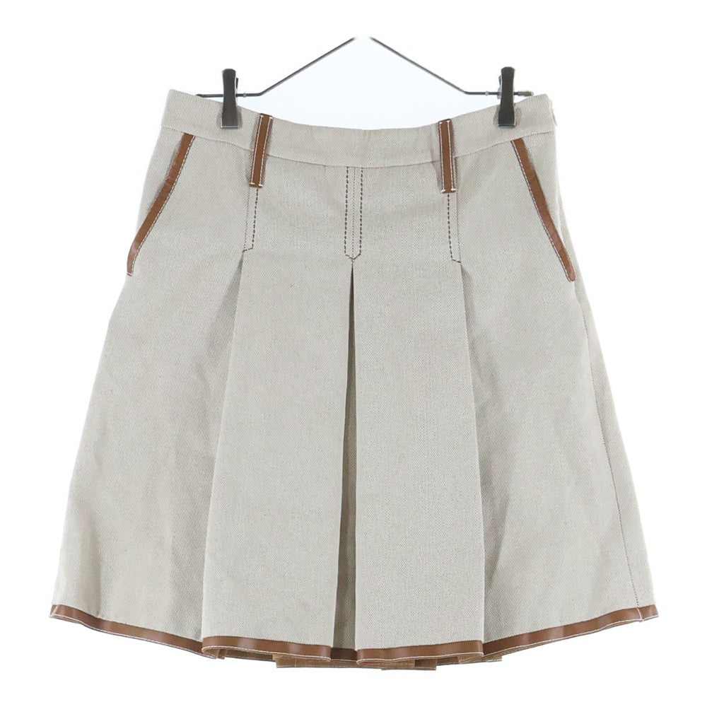 miumiu(ミュウミュウ) ワッペンロゴ レザートリム タックデザイン ミディアム スカート ベージュ/ブラウン レディース MG2198