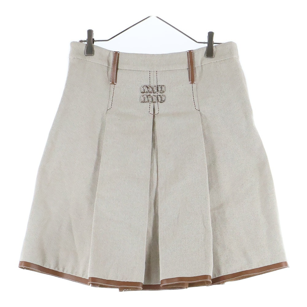 miumiu(ミュウミュウ) ワッペンロゴ レザートリム タックデザイン ミディアム スカート ベージュ/ブラウン レディース MG2198