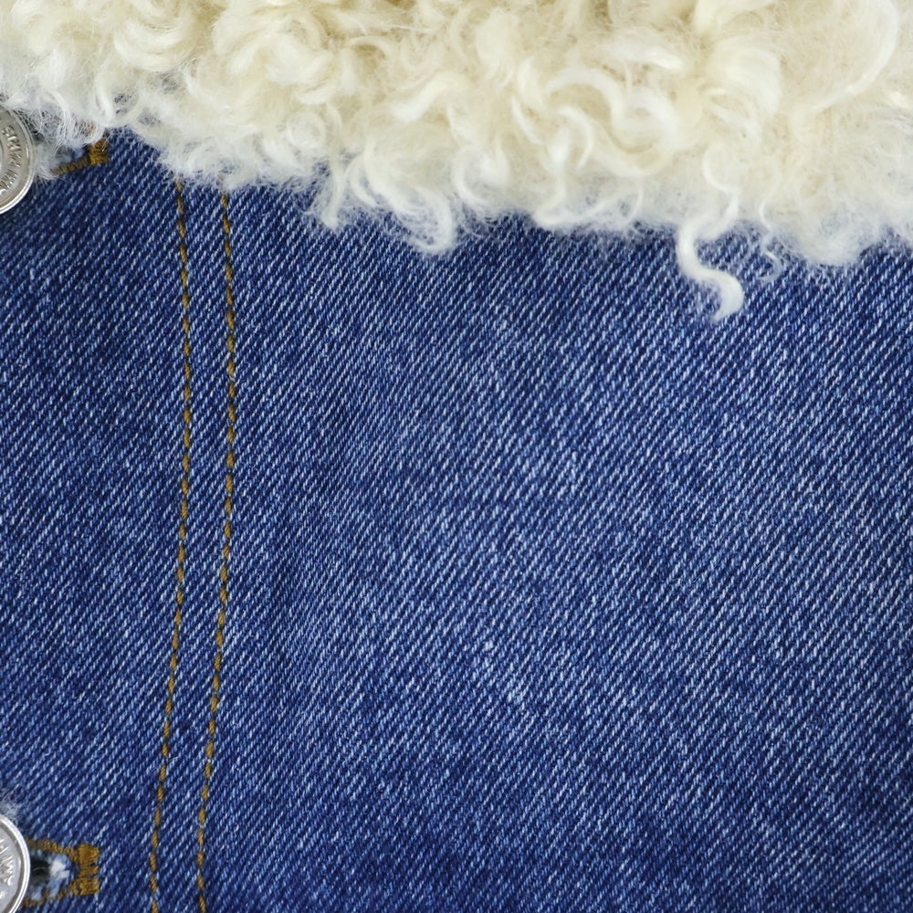 ami paris(アミパリス) ロゴパッチ付フェイクファーデニムジャケット インディゴブルー UJK239.DE0016