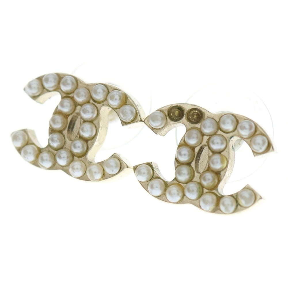 CHANEL(シャネル) ココマーク パール ロゴ ピアス ホワイト×ゴールド GP