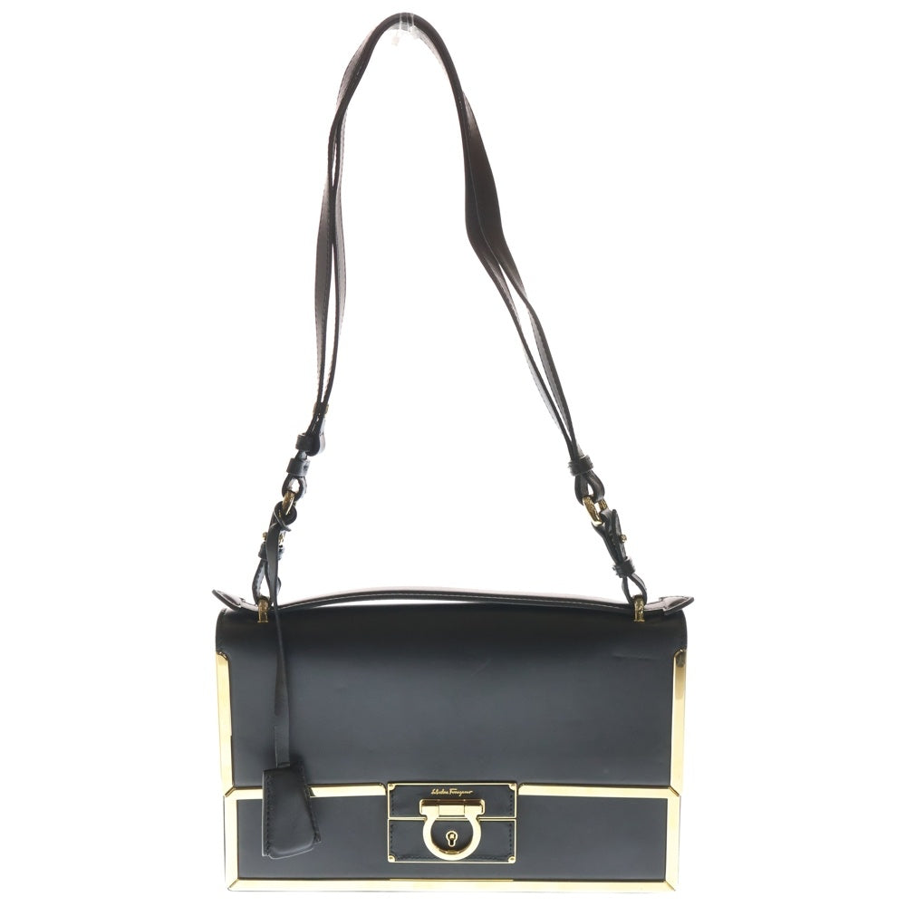 FERRAGAMO(フェラガモ) アイリーン ロックフラップ ショルダーバック ショルダーポシェット ブラック レザー ゴールド金具 レディース