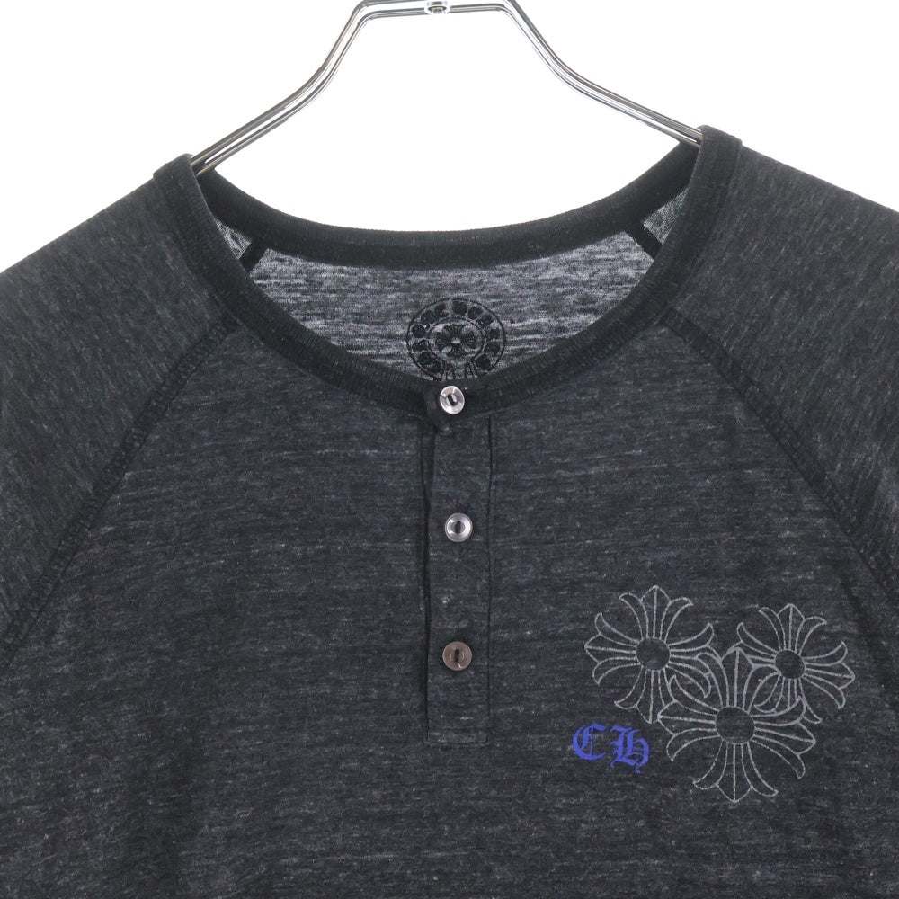 CHROME HEARTS(クロムハーツ) CHクロス バックプリント ヘンリーネック 長袖Tシャツ カットソー グレー