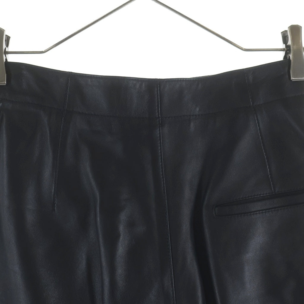 Christian Dior(クリスチャンディオール) CDバックル ラムレザー ラップデザイン ハーフ ショート パンツ ショーツ キュロット ブラック レディース 045P45AL015
