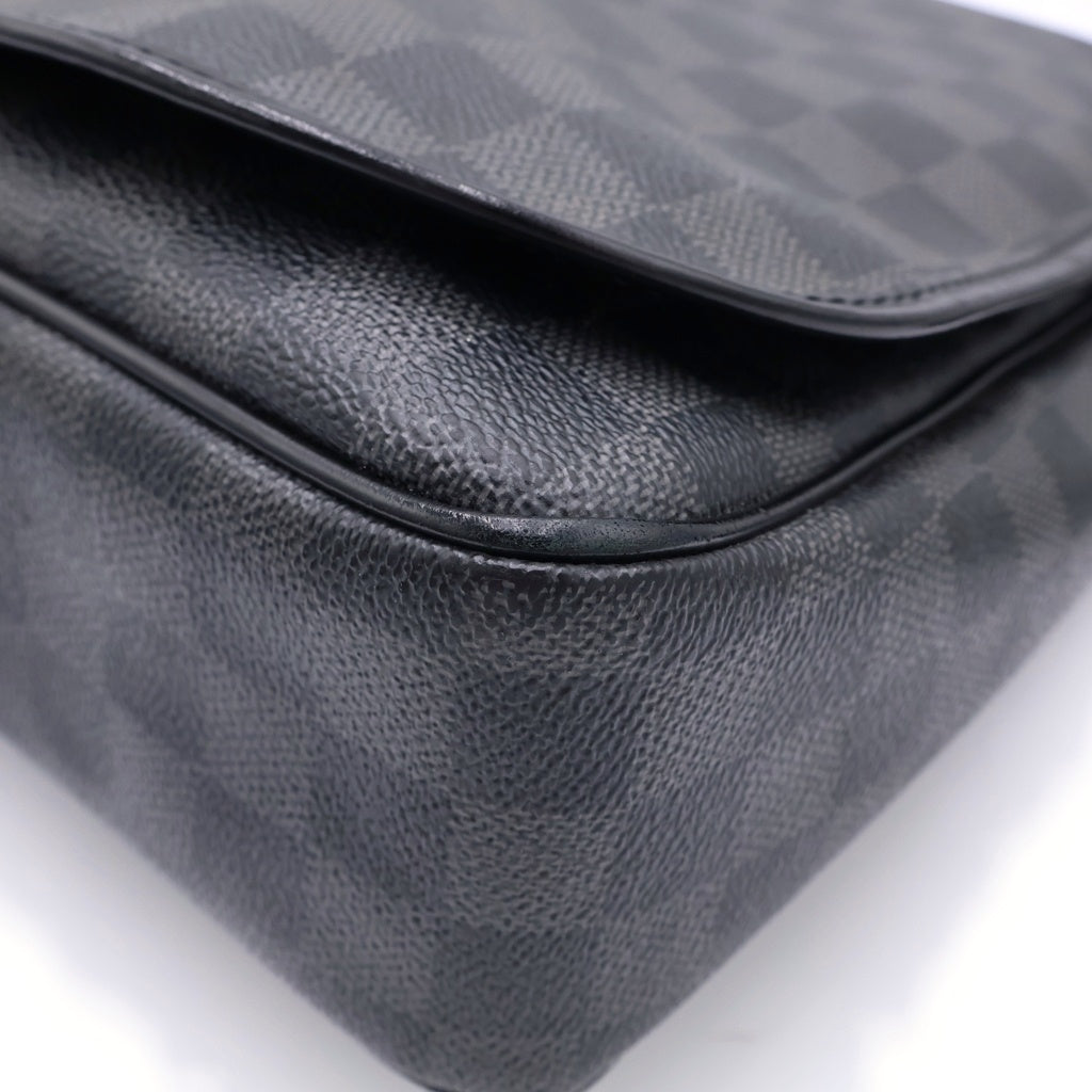LOUIS VUITTON(ルイヴィトン) ダミエ グラフィット ダニエルMM PVC レザー ショルダーバッグ シルバー金具 ブラック N58029