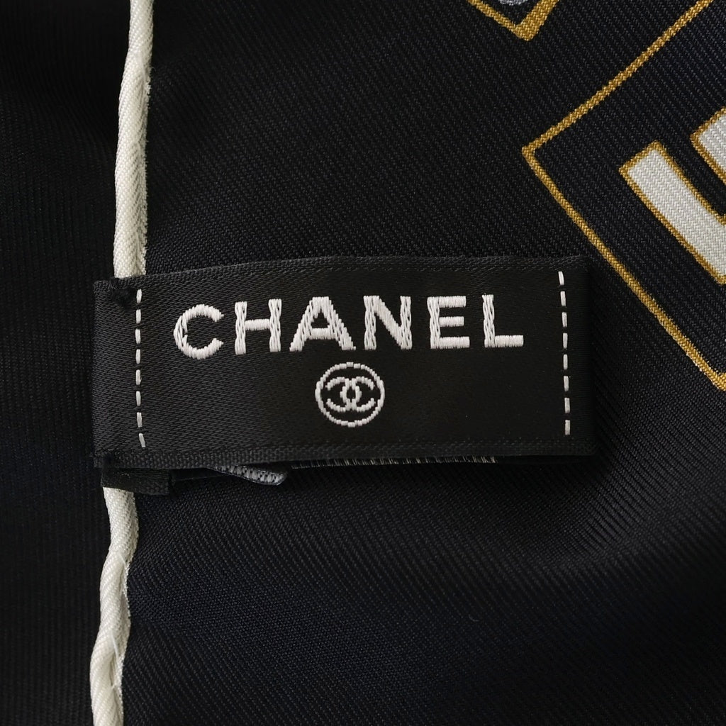 CHANEL(シャネル) カメリア ロゴ チェーン プリント シルク スカーフ ブラック レディース