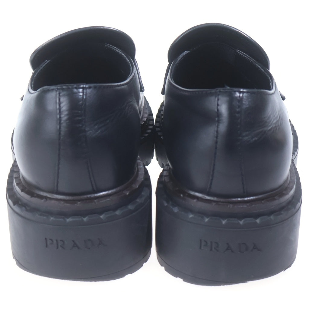 PRADA(プラダ) トライアングルロゴプレート レザー ローファー 革靴