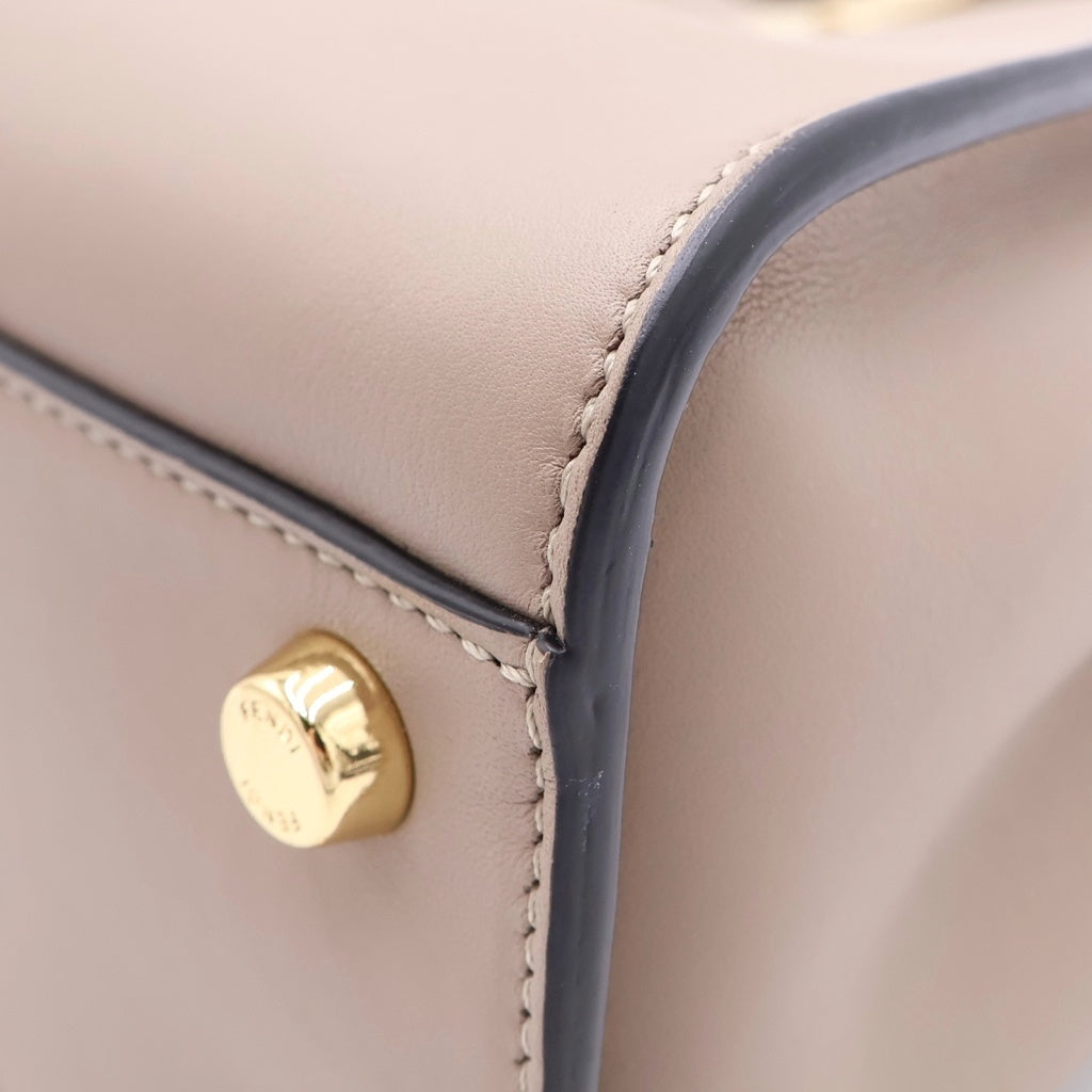 FENDI(フェンディ) ピーカブー エッセンシャリー 2WAYハンドバッグ ショルダーバッグ グレージュ ベージュ レザー ゴールド金具 レディース