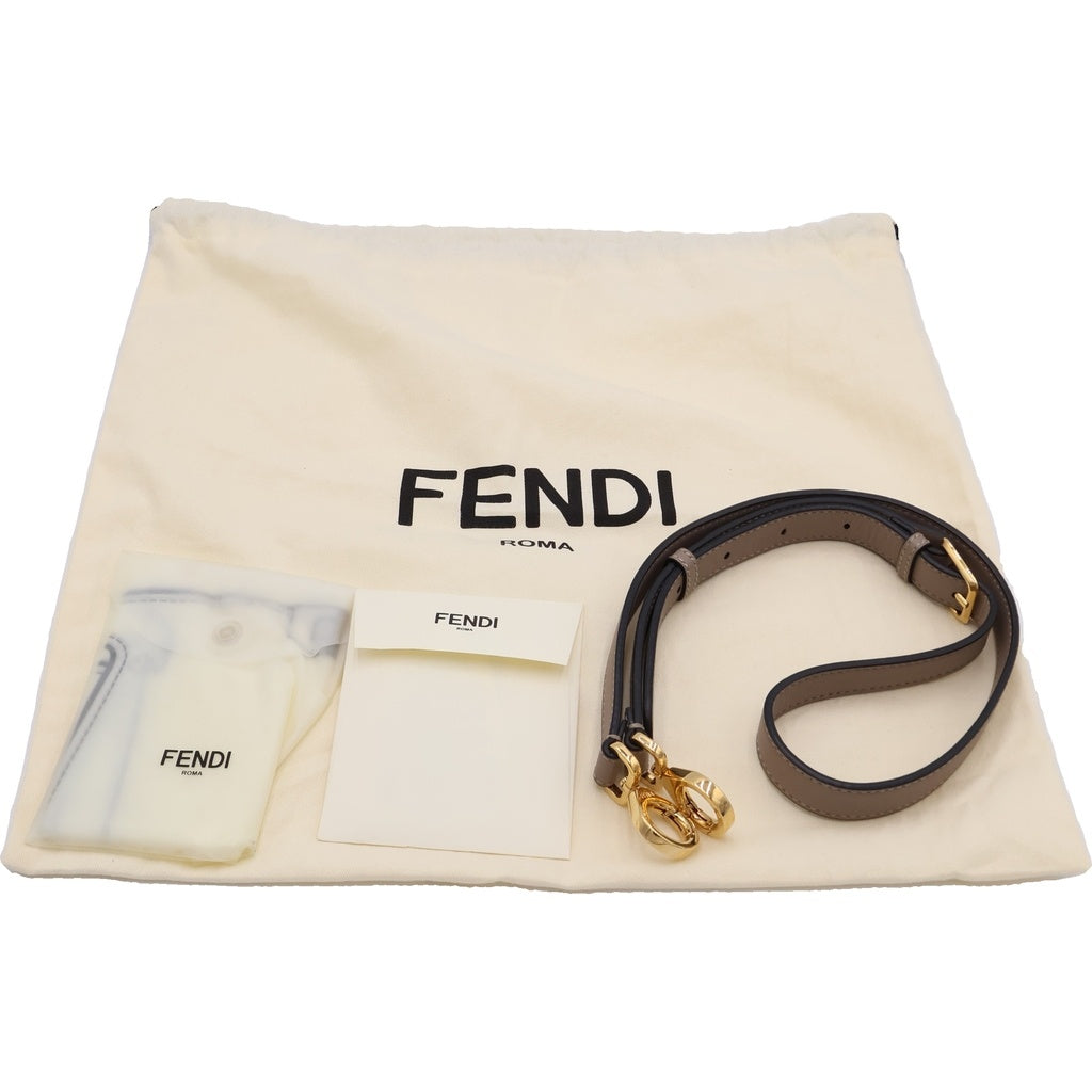 FENDI(フェンディ) ピーカブー エッセンシャリー 2WAYハンドバッグ ショルダーバッグ グレージュ ベージュ レザー ゴールド金具 レディース