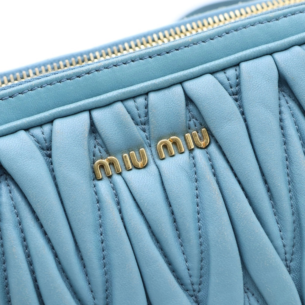 miumiu(ミュウミュウ) マテラッセ レザー ゴールド金具 チェーン ショルダーバッグ ライトブルー レディース