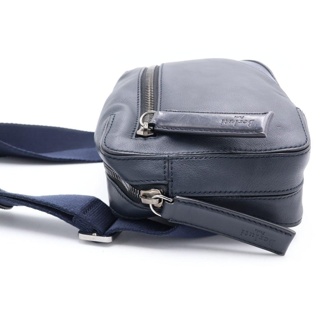 Berluti(ベルルッティ) カリグラフィ パイロット レザー ボディバッグ ショルダーバッグ ブラック