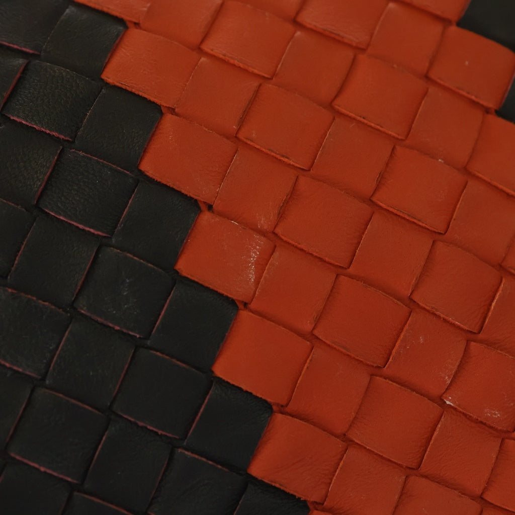 BOTTEGA VENETA(ボッテガヴェネタ) イントレチャート ショルダーバッグ ブラック×オレンジ レザー ブラック金具