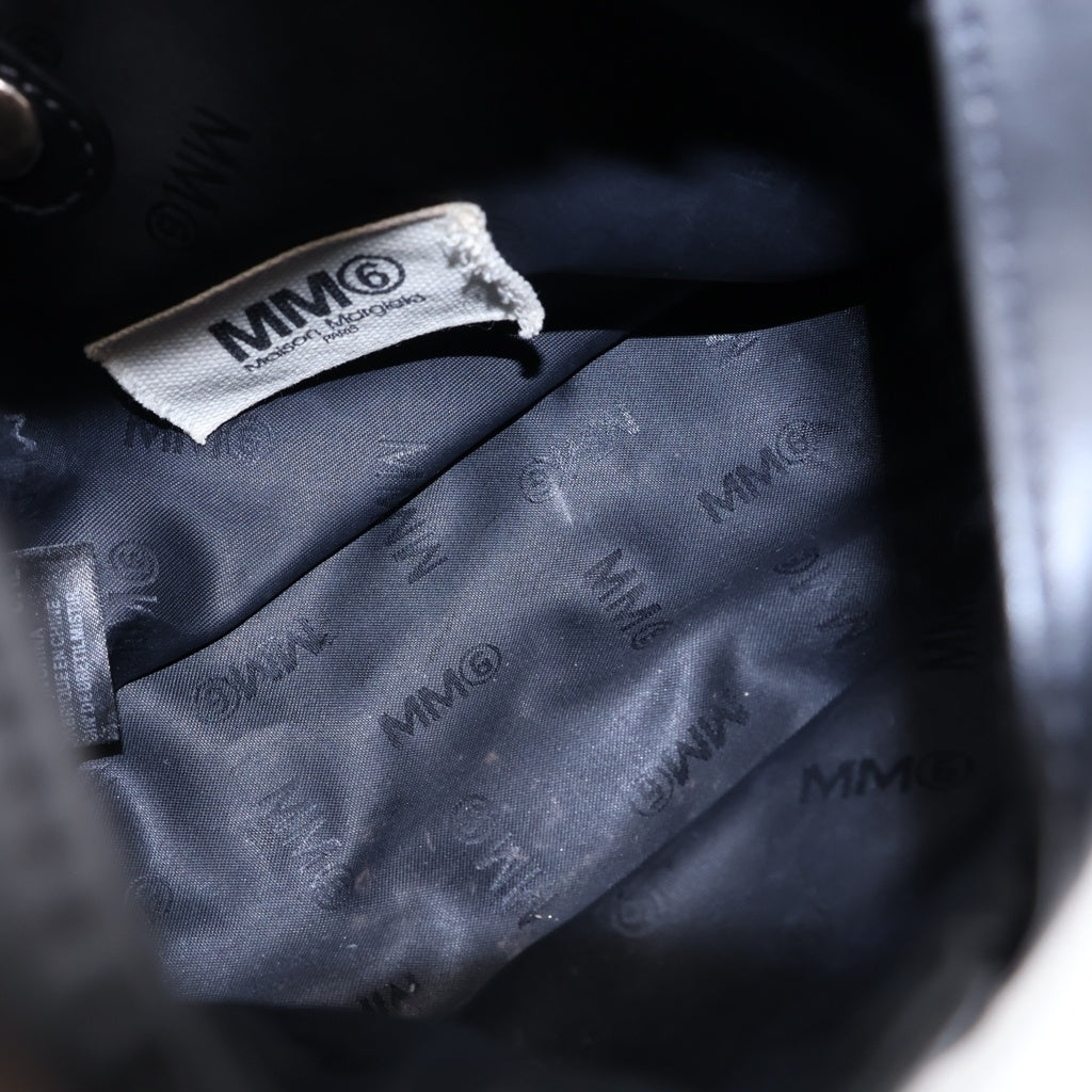 MM6 Maison Margiela(エムエムシックスメゾンマルジェラ) ジャパニーズ フェイクレザー クロスボディ ショルダーバッグ ブラック S54WD0106 レディース