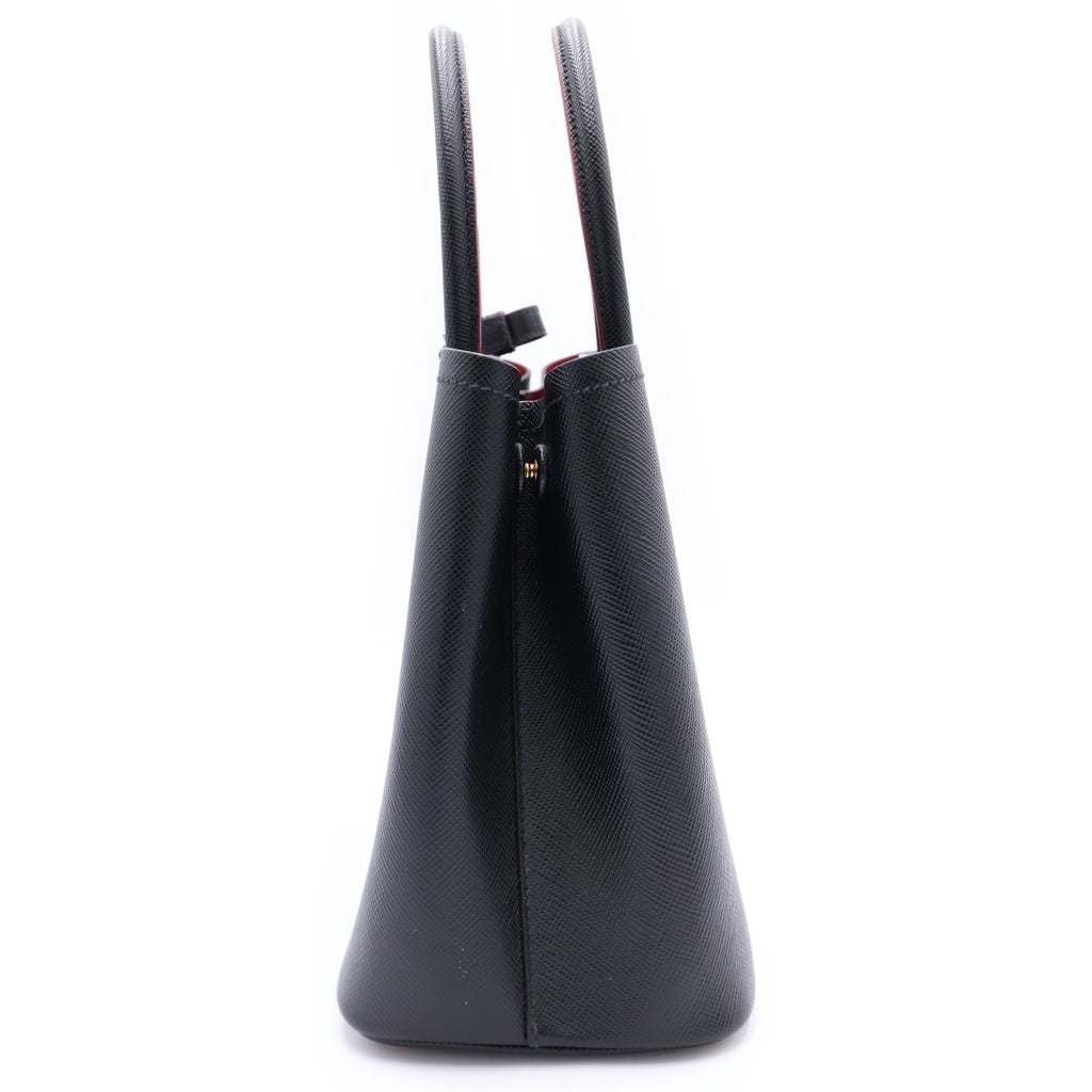 PRADA(プラダ) ドゥーブル サフィアーノレザー ミディアムバッグ ハンドバッグ ブラック×レッド レザー 1BG887 ゴールド金具 レディース