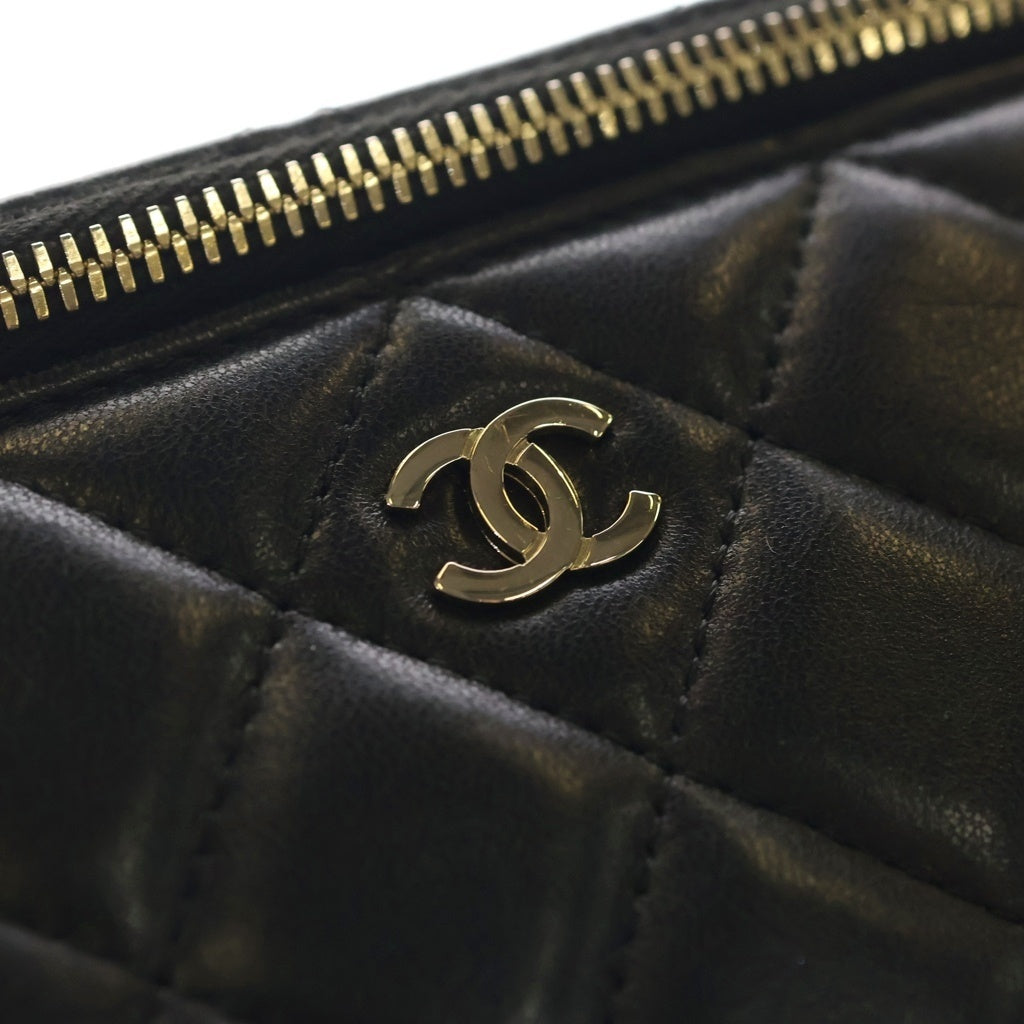 CHANEL(シャネル) マトラッセ バニティ ラムスキン レザー チェーンショルダーバッグ ゴールド金具 ブラック 30番台 レディース