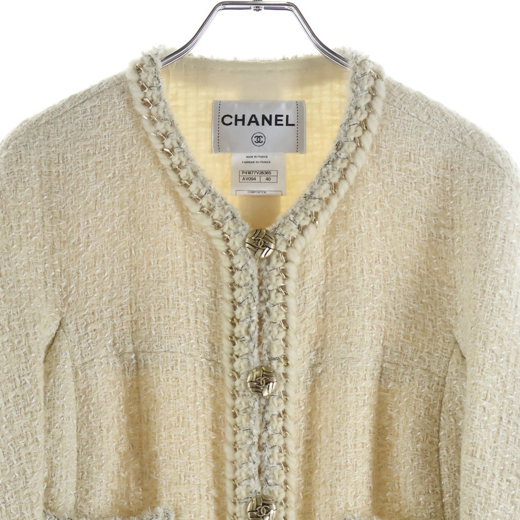 CHANEL(シャネル) ココマークボタン チェーン装飾 ウール ツイード ノーカラー ロングジャケット ホワイト #40 P41877V28385 レディース