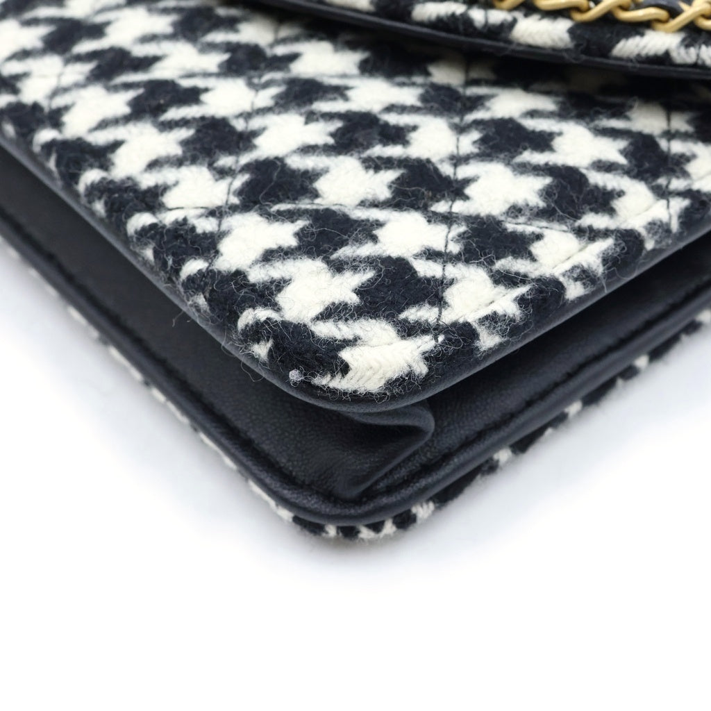 CHANEL(シャネル) ショルダーウォレット ハートチェーン ショルダーバッグ ツイード ブラック×ホワイト 千鳥格子 ゴールド金具 レディース