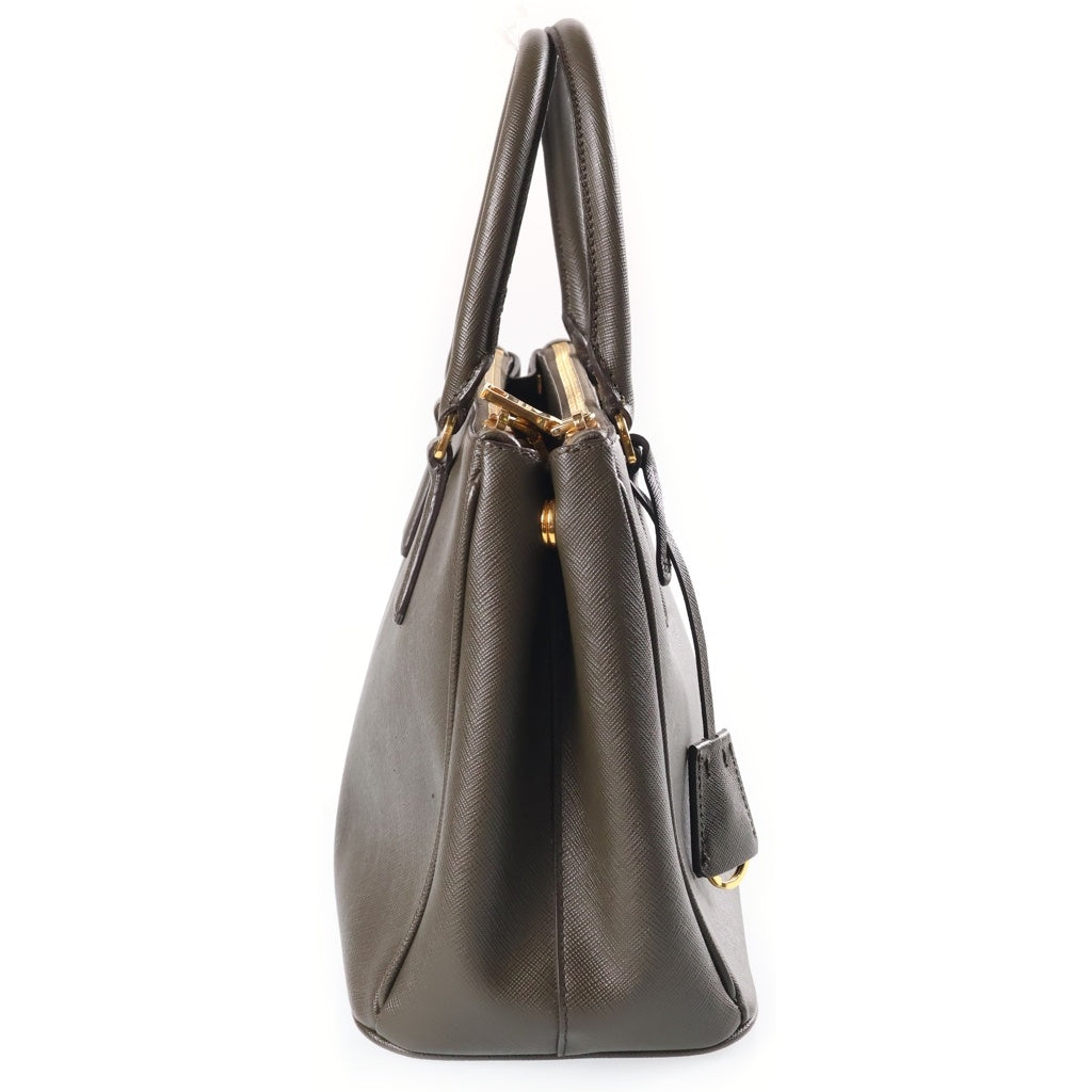 PRADA(プラダ) ガレリア ミディアム サフィアーノ 2WAYハンドバッグ ショルダーバッグ カーキ レザー 1BA863 ゴールド金具 レディース