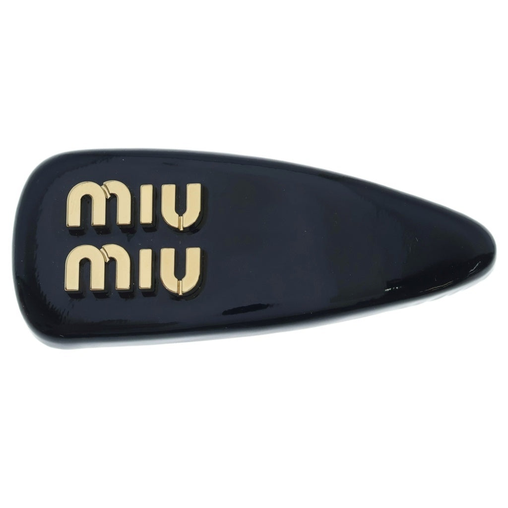 miumiu(ミュウミュウ) パテント ロゴ ヘアクリップ バレッタ ヘアアクセサリー ブラック×ゴールド 5JF082 レディース