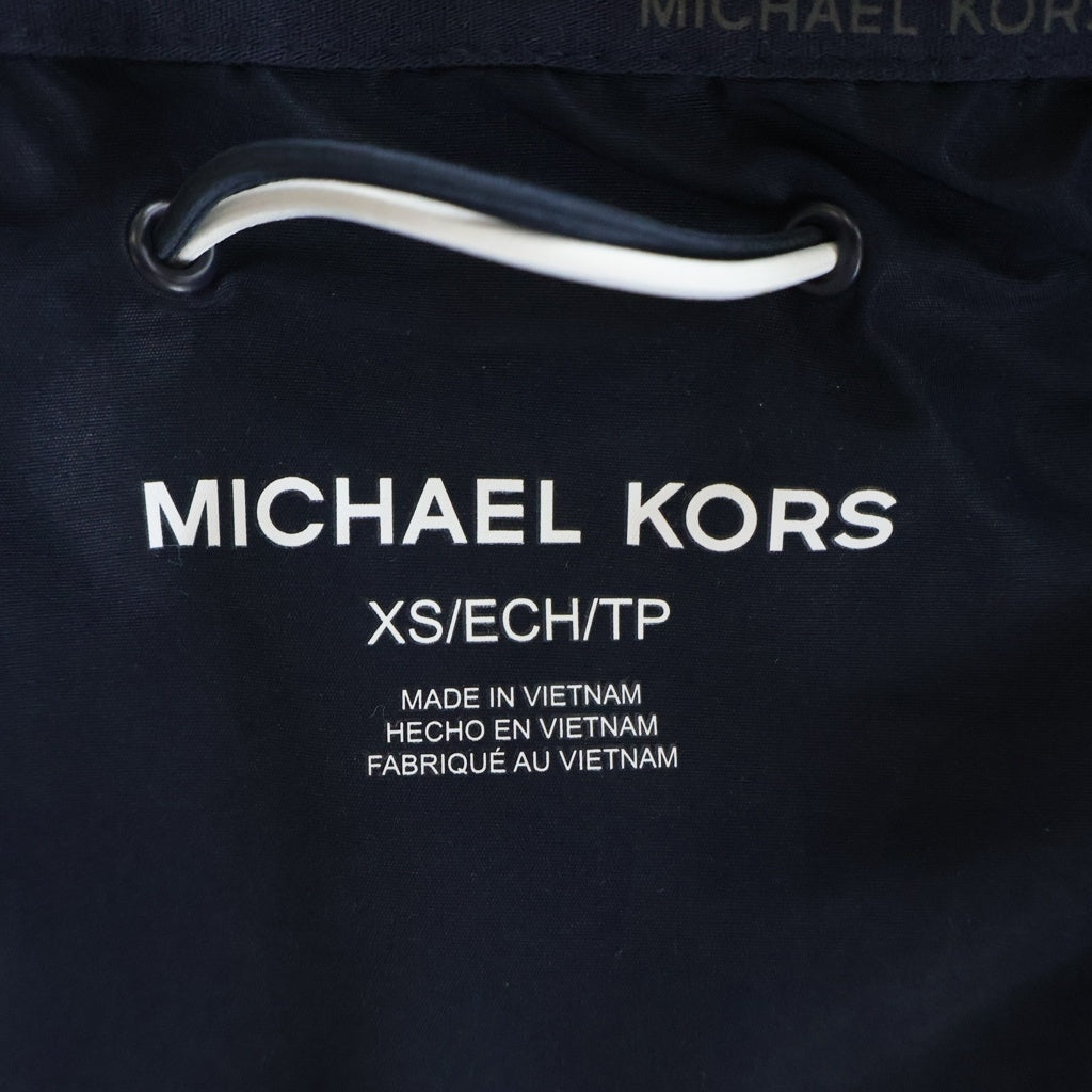 MICHAEL KORS(マイケルコース) Graphic Logo Hooded Jacket グラフィックロゴ フーデッド ナイロンジャケット ホワイト/ブラック CU1200Y2GR