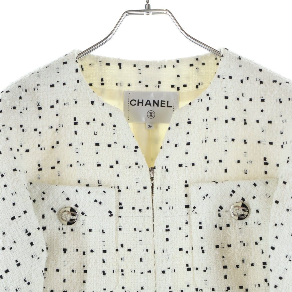 CHANEL(シャネル) ココマーク ロゴボタン ツイード ノーカラー ジップアップジャケット ココマークボタン ホワイト レディース P56040V37994