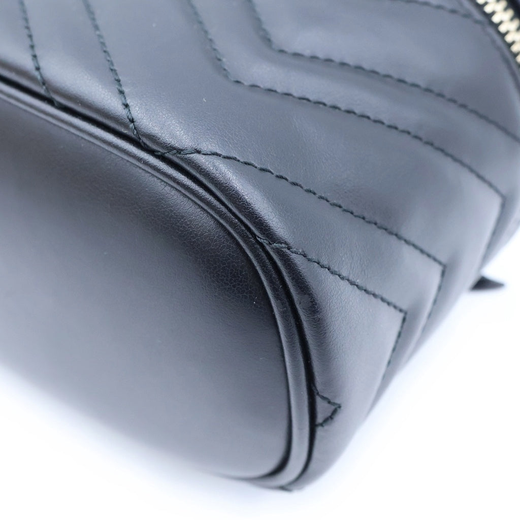GUCCI(グッチ) GGマーモント ミニ バニティバッグ シェブロン Vステッチ レザー 2WAY ハンド ショルダーバッグ ゴールド金具 ブラック 837454 レディース