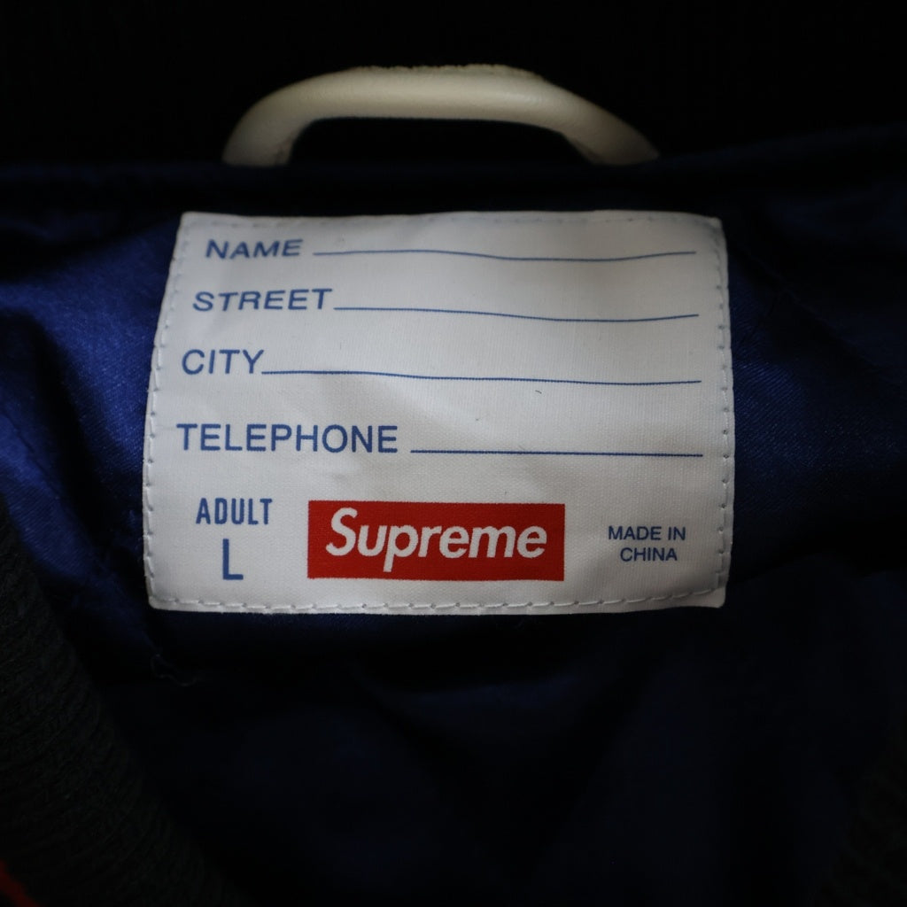 SUPREME(シュプリーム) 24SS Wave Varsity Jacket ウェーブ バーシティ フロントバッグ刺繍 ボタンフライ スタジャン ジャケット マルチ