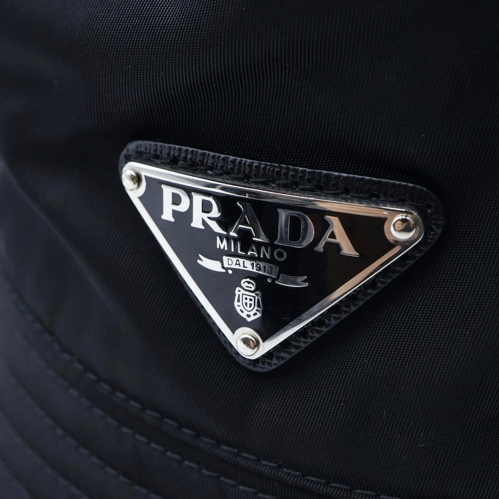 PRADA(プラダ) Re-Nylon リナイロン バケットハット 帽子 トライアングルロゴ ブラック 1HC137 2DMI レディース