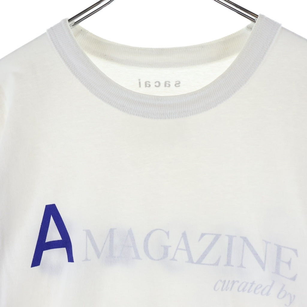 Sacai(サカイ) 23SS A MAGAZINE CURATED BY SACAI T-SHIRT エーマガジン キュレーテッド ロゴプリント 半袖Tシャツ カットソー ホワイト 23-0682S