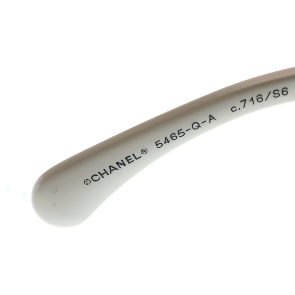 CHANEL(シャネル) チェーン スクエアサングラス アイウェア ホワイトフレーム ブラックレンズ #55□18-140 5465-Q-A