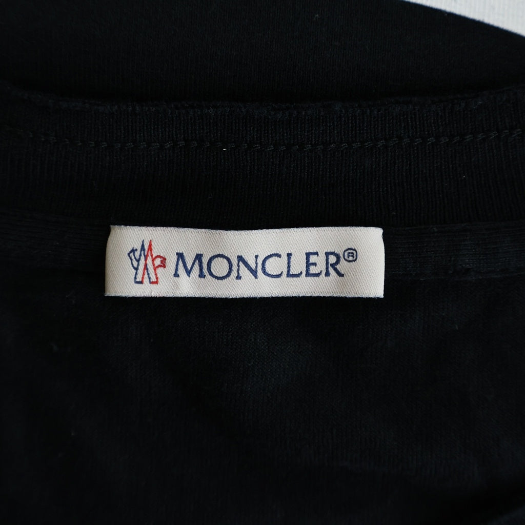 MONCLER(モンクレール) 23SS グラフィックプリント 半袖Tシャツ ブラック I109F8C00003
