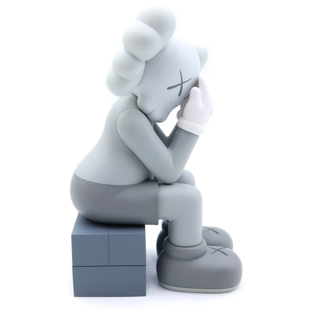 MEDICOM TOY(メディコムトイ) KAWS COMPANION OPEN EDITION PASSING THROUGH カウズ オープンエディション パッシングスルー フィギュア 人形 グレー