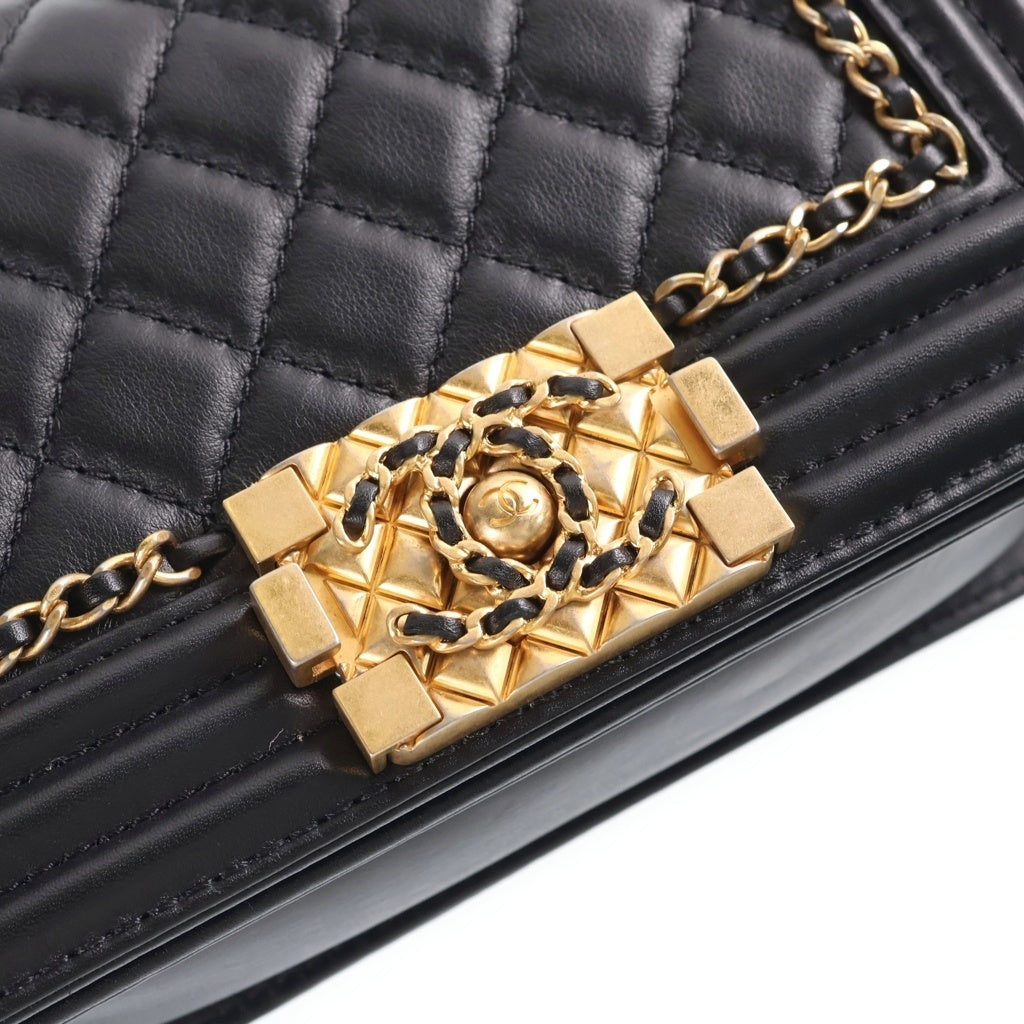 CHANEL(シャネル) ボーイシャネル20 チェーンショルダーバッグ ブラック ラムスキン 29番台 ゴールド金具 レディース