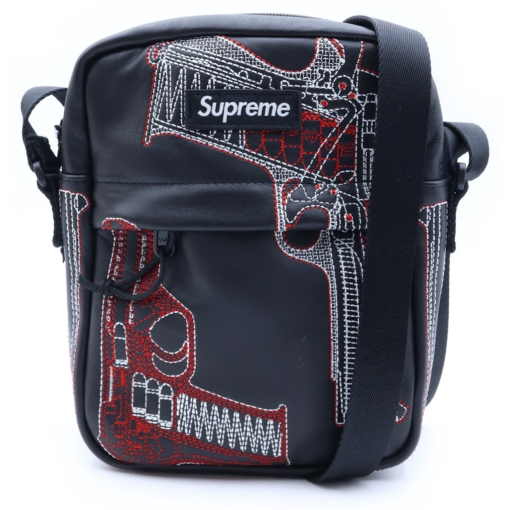 SUPREME(シュプリーム) 26SS Guns Embroidered Leather Shoulder Bag ガンズエンブロイダリー レザー ショルダーバッグ ブラック レディース