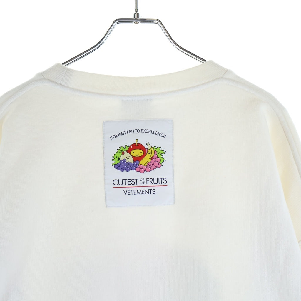 VETEMENTS(ヴェトモン) 21AW Cutest Of The Fruits Logo Sweatshirt フルーツロゴプリント クルーネック スウェットトレーナー ホワイト UA52TR690W