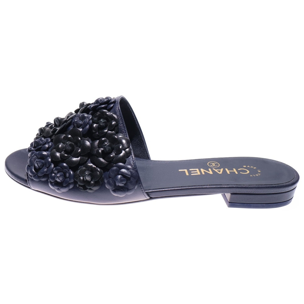 CHANEL(シャネル) ココマーク ロゴプレート カメリア レザー フラットサンダル シューズ ネイビー/ブラック レディース G34386